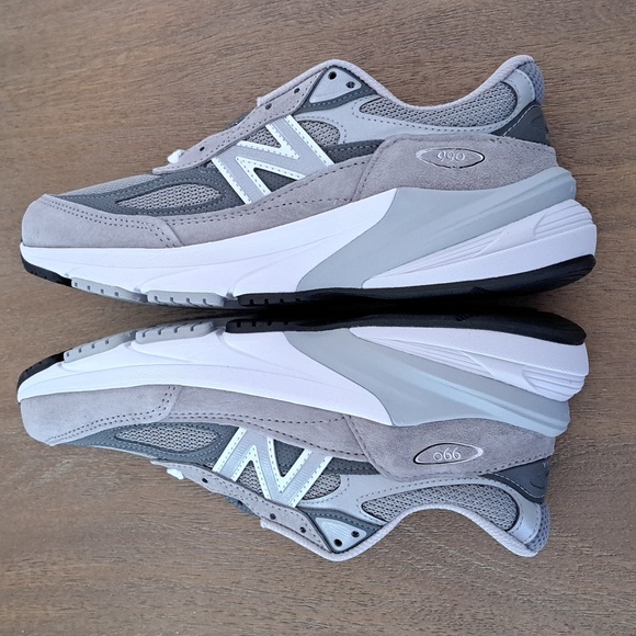 New Balance W990GL6 Running Shoe - Color: Grey/Grey - Size: 7.5 - Picture 6 of 9